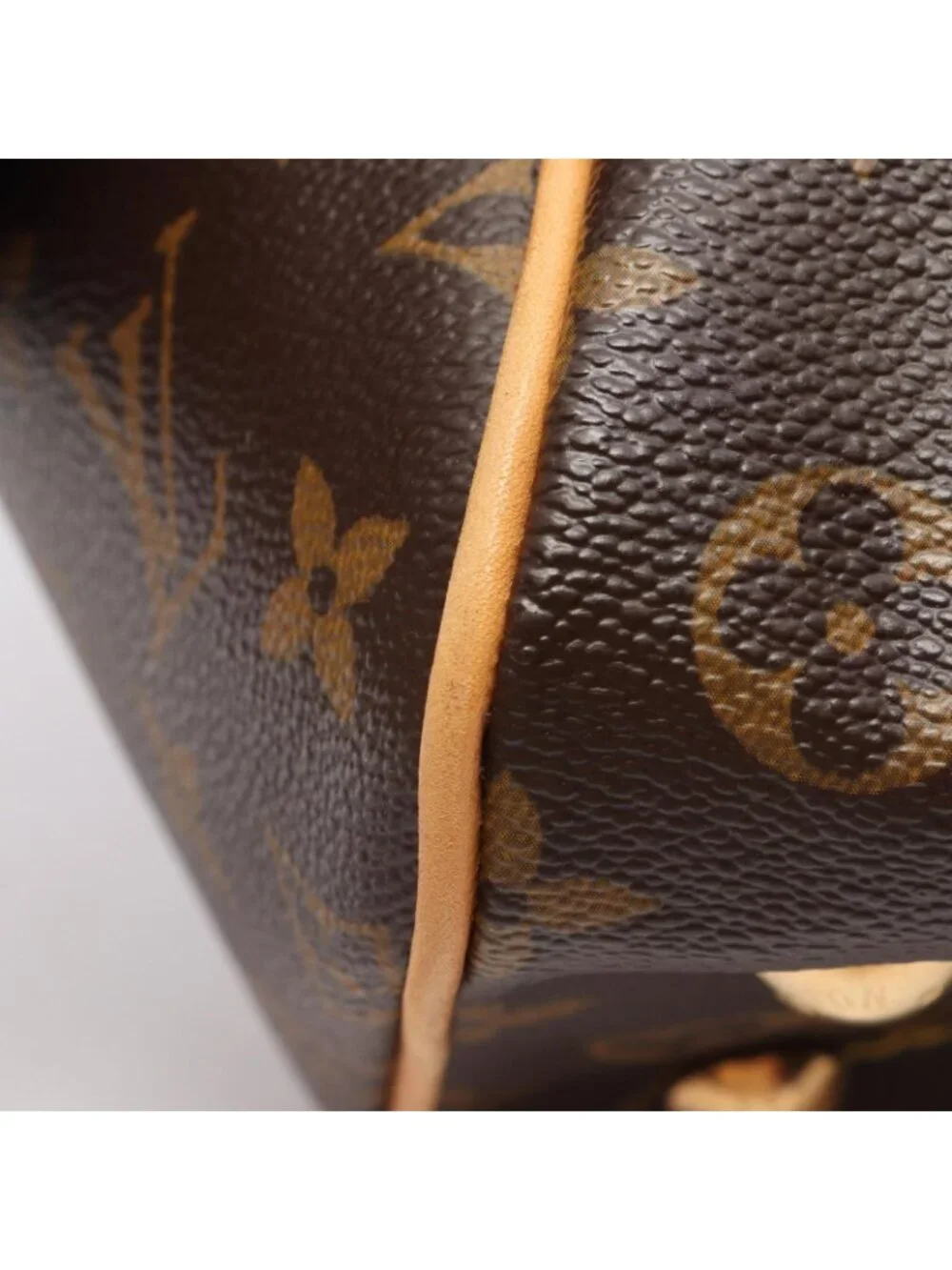 Louis Vuitton type only
